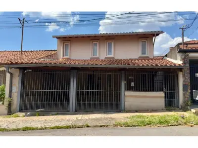 3-Bedroom House for Sale in Recoleta, Asunción 2