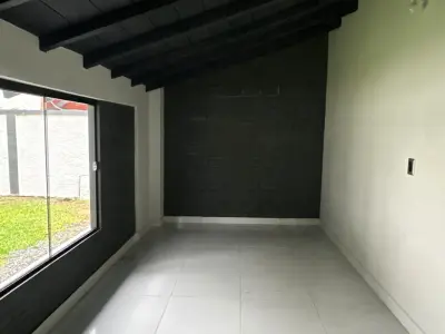 Casa de 3 dormitorios en venta en Reducto, San Lorenzo 4