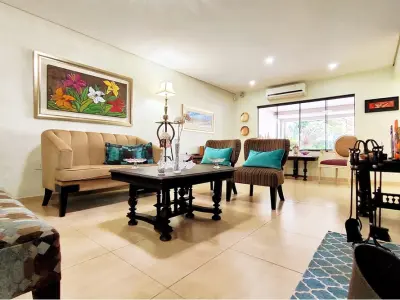 Casa de 4 dormitorios en suite en venta en Santa Lucía, Lambaré 2