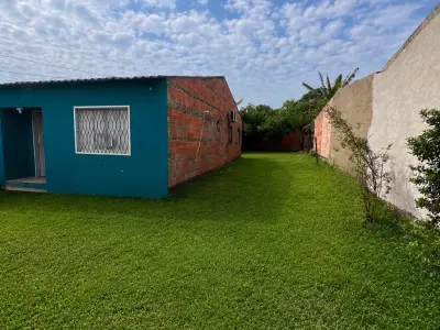 Casa de 4 dormitorios en venta en Barrio Kennedy, Capiatá 4