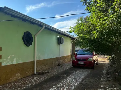 Casa de 4 quartos à venda no bairro Santa Ana, Ciudad del Este 2