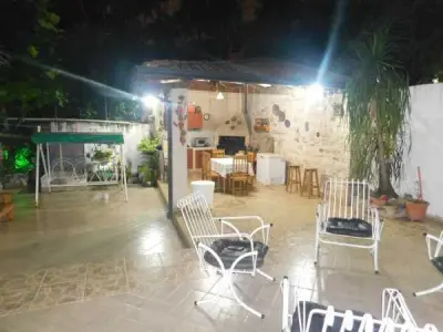Casa de 5 dormitorios en venta en Madame Lynch, Asunción 2