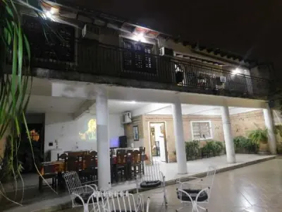 Casa de 5 dormitorios en venta en Madame Lynch, Asunción 3