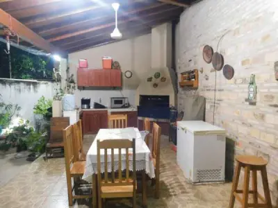 Casa de 5 dormitorios en venta en Madame Lynch, Asunción 4