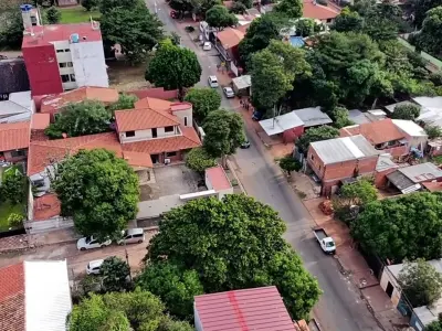 Casa de dos pisos en venta en Fernando de la Mora 3