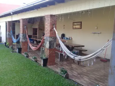 Casa de dois pavimentos com piscina e churrasqueira em San Luis, Mariano Roque Alonso 3