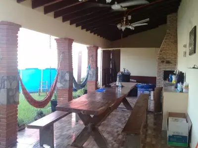 Casa de dois pavimentos com piscina e churrasqueira em San Luis, Mariano Roque Alonso 4