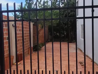Casa de dois pavimentos com churrasqueira em Capiatá, Barrio Cañada 2