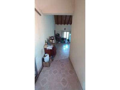 Casa de dos plantas en venta en La Victoria, Lambaré 3