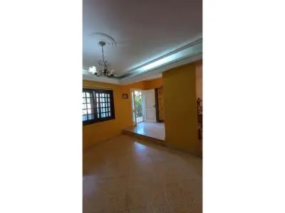 Casa de dos plantas en venta en La Victoria, Lambaré 4