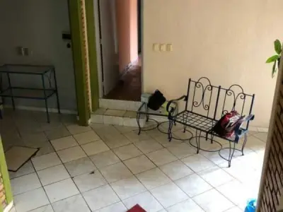 Casa de dos plantas en venta en Presidente Franco — Barrio Las Mercedes 2