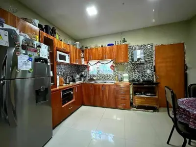 Casa de dois andares à venda em Presidente Franco, perto do centro 4