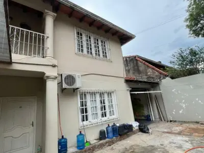 Casa de dos plantas en venta en Valle Apuá, Lambaré 2