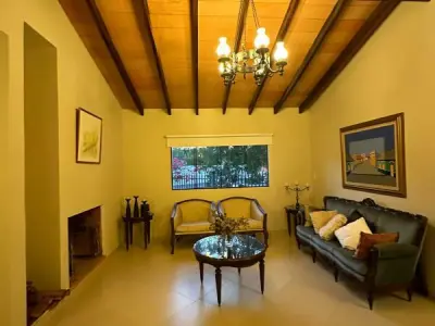 Two-story house for sale in Villa Olimpia area, San Lorenzo 2