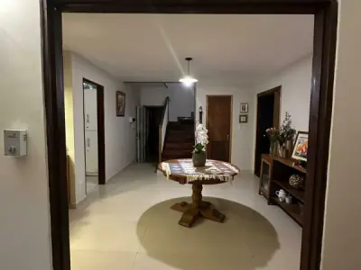 Two-story house for sale in Villa Olimpia area, San Lorenzo 4