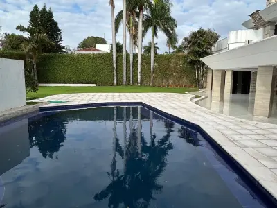 Luxury house for sale with 4 en-suite bedrooms in Asunción 2