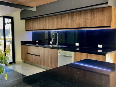 Casa de lujo en venta en Surubí-Y, Mariano Roque Alonso 2