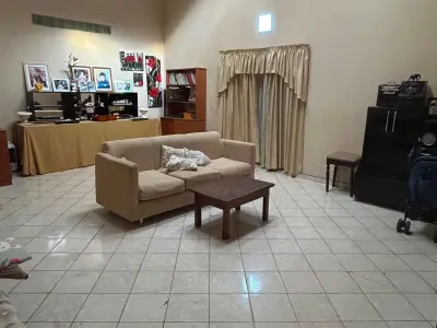 Single-Story House with Pool in Villa Adela, Luque 4