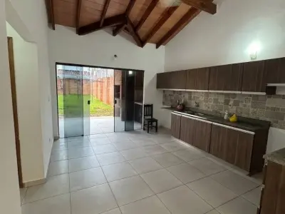Casa para alugar com 3 dormitórios em Cuarto Barrio, Luque 4