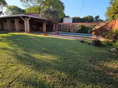 Casa en alquiler con 6 dormitorios en Barrio Kennedy, Lambaré 2