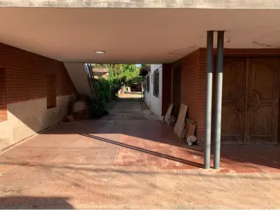 Casa en alquiler con opción a compra en San Jorge, Asunción 3