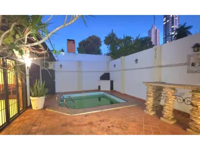 Casa para alugar com piscina em Madame Lynch 4