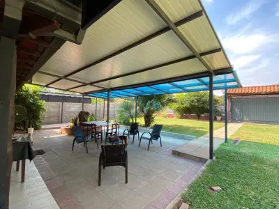 Casa para alugar com piscina e quincho em Mariano Roque Alonso 4