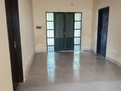Casa para alugar com salão comercial em Tres Bocas 2