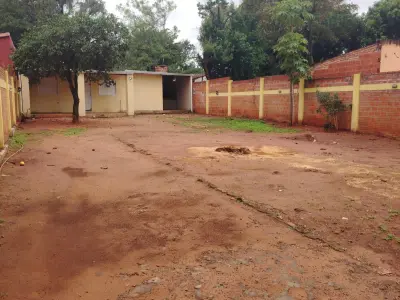 Casa para alugar com 3 quartos e amplo quintal em Capiatá 2