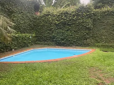 House for rent with 3 bedrooms in Mburucuya 4