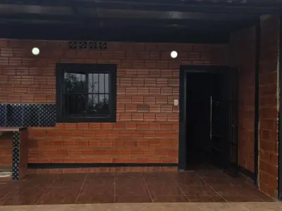 Casa en alquiler en Barrio Potrerito, Ypané 4