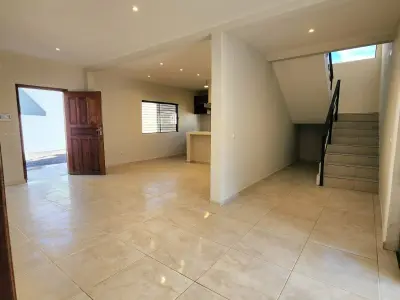 House for rent in Santa Librada neighbourhood, Mariano Roque Alonso 2