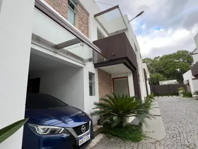 Casa en alquiler en condominio en Barrio Ita Enramada, Asunción — 3 dormitorios 2