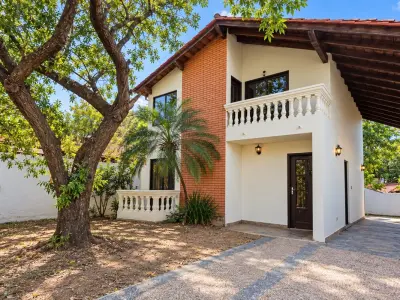 Casa en alquiler en Fernando de la Mora, barrio Estanzuela 2