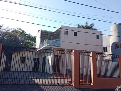 Casa para alugar em Lambaré, San Antonio, com 4 quartos 3