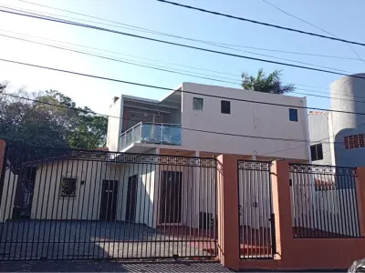 Casa para alugar em Lambaré, San Antonio, com 4 quartos 4