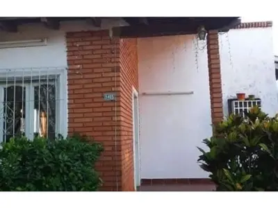 House for rent in Lambaré, near Avda. República Argentina 3