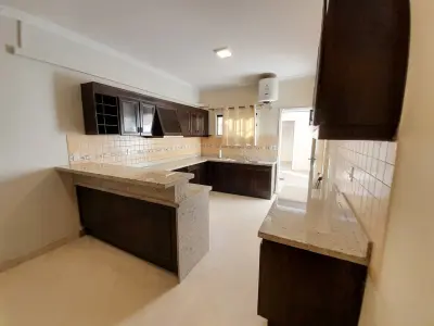 Casa para alugar em Las Carmelitas com piscina, churrasqueira e amplos espaços 2