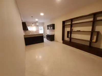 Casa para alugar em Las Carmelitas com piscina, churrasqueira e amplos espaços 4