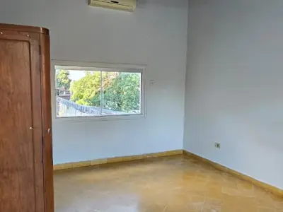 Casa en alquiler en Las Mercedes, Asunción 4