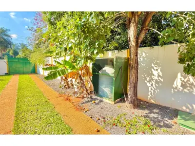 Casa en alquiler en Mora Kue, Luque, con jardín y quincho 4