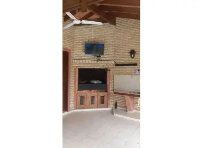 Casa para alugar em San Bernardino com piscina e jardim 3