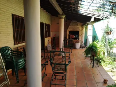 Casa para alugar em San Lorenzo, em frente ao Box 4