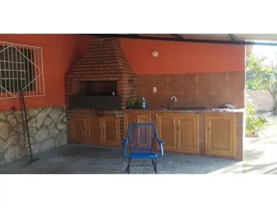 Casa para alugar em Valle Karé, Itauguá, com 6 dormitórios 3