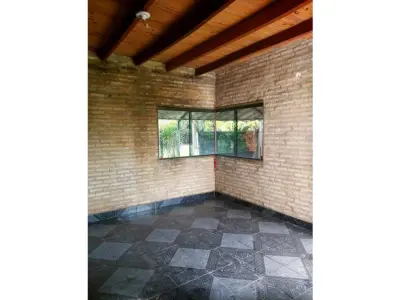 Casa para alugar em Ypacaraí com 2 quartos 4
