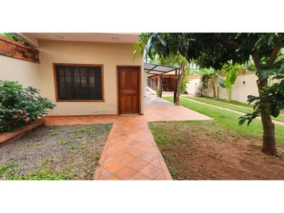 Casa para alugar ideal para escritório em Capiatá 4