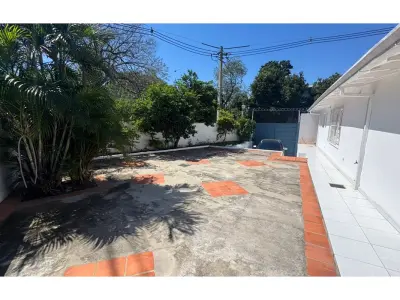 Casa para alugar na Av. Bruno Guggiari, Lambaré 3