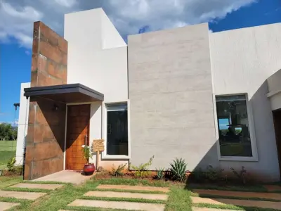 Casa para aluguel temporário em Agua Vista, Itapúa 3