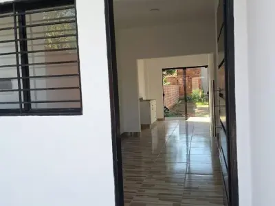 Casa em Arecaya, Mariano Roque Alonso 2