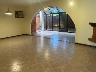 Casa para Alugar em Villa Aurelia com Piscina 3